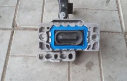 Опора двигателя задняя правая нижняя для Volkswagen Jetta 2005 года на фотографиях