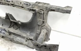 Панель радиатора (телевизор) для BMW 1er 2004 года на фотографиях