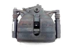 Суппорт передний правый для Skoda Octavia 2013 года на фотографиях