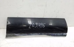 Накладка двери багажника для Volkswagen Touareg 2012 года на фотографиях