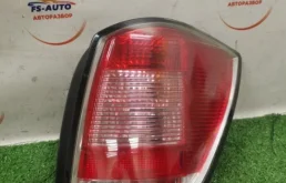 Фонарь правый для Opel Astra 2008 года на фотографиях