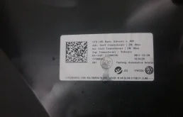 Уплотнитель передней правой двери для Volkswagen Tiguan на фотографиях