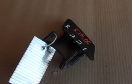 Крышка форсунки фароомывателя правая для Mercedes-Benz S class 2008 года на фотографиях