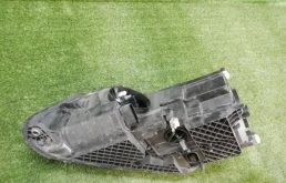 Фара правая для Volkswagen Tiguan 2007 года на фотографиях