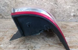 Фонарь правый для Toyota Land Cruiser 2008 года на фотографиях