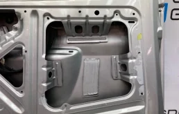 Стекла и зеркала для Mercedes-Benz Vito 2011 года на фотографиях