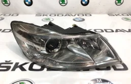 Фара ксенон левая для Skoda Octavia 2010 года на фотографиях