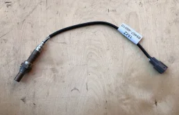 Лямбда-зонд (верхний) для Lexus RX на фотографиях