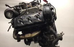 Двигатель для Audi A6 2001 года на фотографиях