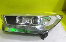 Фара левая для Ford Kuga 2017 года на фотографиях