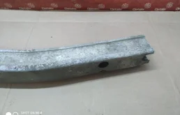 Усилитель заднего бампера для Toyota RAV4 2009 года на фотографиях