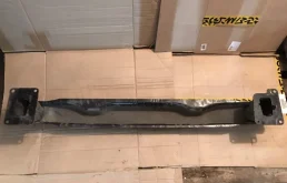 Усилитель заднего бампера для Volkswagen Tiguan 2009 года на фотографиях