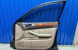 Дверь передняя правая для Audi A6 1999 года на фотографиях