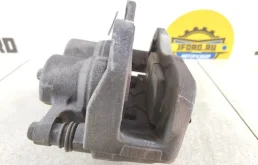 Суппорт передний правый для Lexus RX 2011 года на фотографиях