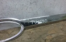 Накладка двери багажника для Hyundai Tucson 2005 года на фотографиях