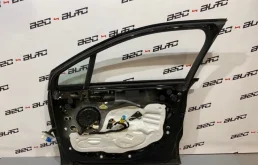 Дверь передняя правая для Citroen DS4 2015 года на фотографиях