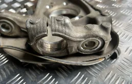 Кулак поворотный правый для Porsche Macan на фотографиях