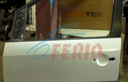 Двери для Volkswagen Caddy 2010 года на фотографиях