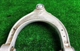 Рычаг передний правый верхний для BMW 5er 2018 года на фотографиях