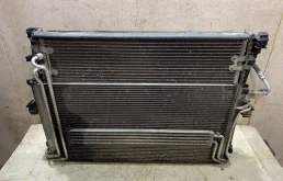 Кассета радиаторов для Volkswagen Touareg 2005 года на фотографиях