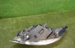 Фара левая для Ford Kuga 2008 года на фотографиях