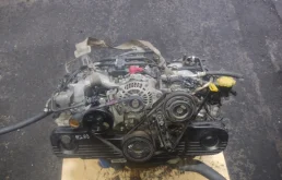 Двигатель для Subaru Legacy 1998 года на фотографиях