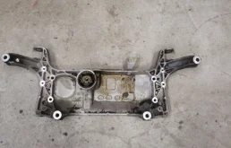 Подрамник двигателя для Volkswagen Passat 2008 года на фотографиях