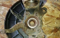 Ступица колеса передняя левая для Skoda Octavia A5