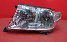 Фара левая для Toyota Land Cruiser 2010 года на фотографиях