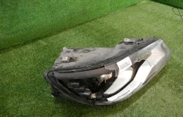 Фара правая для Volkswagen Tiguan 2007 года на фотографиях