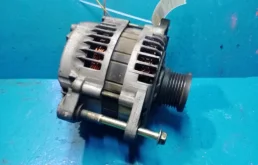 Генератор для Nissan X-Trail 2003 года на фотографиях