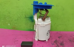 Топливный насос для Volkswagen Passat 2009 года на фотографиях