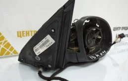 Зеркало боковое правое для Volkswagen Tiguan 2015 года на фотографиях