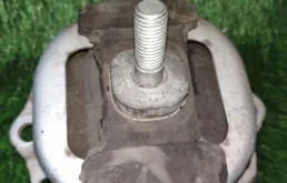 Опора двигателя передняя левая верхняя для BMW X5 на фотографиях