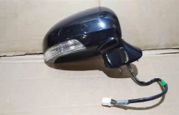 Стекла и зеркала для Toyota Avensis 2018 года на фотографиях