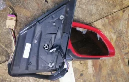 Стекла и зеркала для Volkswagen Polo 2008 года на фотографиях