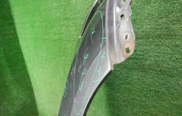 Крыло правое для Toyota Land Cruiser 2011 года на фотографиях