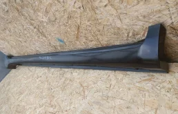 Накладка порога левая для Toyota Land Cruiser 2008 года на фотографиях