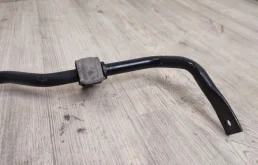 Стабилизатор поперечной устойчивости задний для Volkswagen Tiguan 2010 года на фотографиях