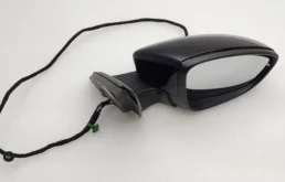 Стекла и зеркала для Volkswagen Passat 2013 года на фотографиях