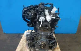 Двигатель без навесного для Ford Kuga 2017 года на фотографиях