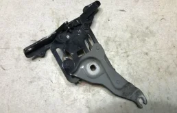 Петля капота правая для BMW X5 на фотографиях