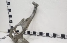 Кулак поворотный правый для Porsche Macan на фотографиях