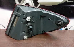 Фонарь внутренний левый для BMW 5er 2014 года на фотографиях