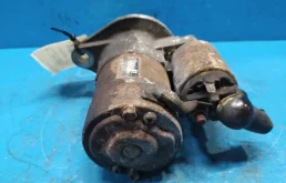 Стартер для Nissan X-Trail 2000 года на фотографиях