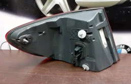 Фонарь внутренний левый для BMW 5er 2014 года на фотографиях