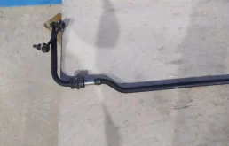 Стабилизатор поперечной устойчивости задний для Nissan X-Trail 2001 года на фотографиях