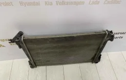 Радиатор охлаждения ДВС для Hyundai Tucson 2015 года на фотографиях