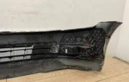 Бампер для Volkswagen Passat 2018 года на фотографиях