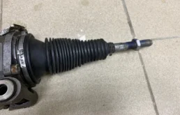 Рулевая рейка для Audi A4 2014 года на фотографиях